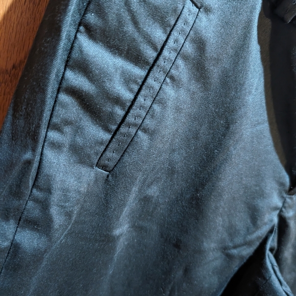 Banana Republic Martin stretch 6 Bermuda style sateen cotton blend black shorts - Picture 4 of 4